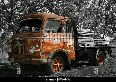 Alter rostiger LKW Stockfoto
