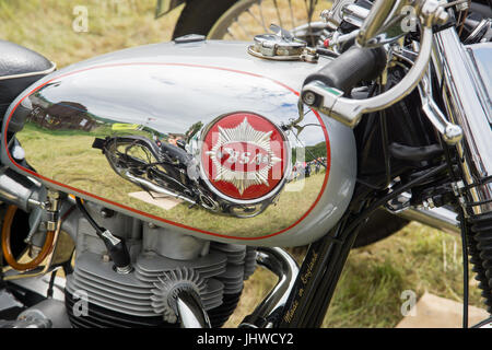 BSA Motorrad Benzin Tank Abzeichen. Die BSA Company Limited wurde 1919 gegründet und produziert eine breite Palette von Maschinen bis 1974 Stockfoto