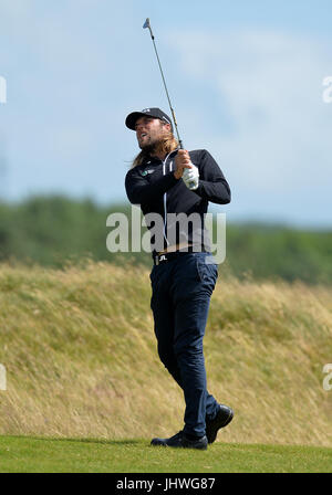 Schwedens Johan Carlsson spielt seine zweite Chance beim 1. Loch tagsüber vier der 2017 Aberdeen Asset Management Scottish Open in Dundonald Links, Troon. Stockfoto