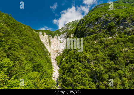 Boka Wasserfall in Slowenien Julischen Alpen, höchster Wasserfall in ganz Slowenien Stockfoto