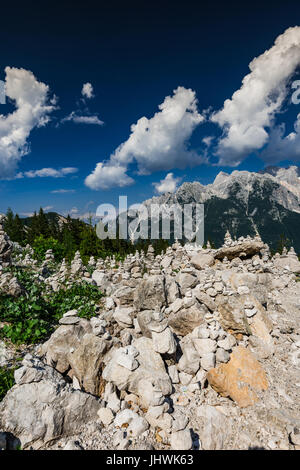 Balance Felstürme im slowenischen Triglav-Park. Stockfoto