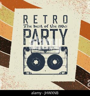 Retro-Party Werbung Flyer mit alten Audiokassette. Altmodische Plakatgestaltung. Vintage Vektorgrafik. Sunburst retro-Hintergrund Stock Vektor