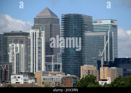 Docklands, London - 12. Juli 2017, Canary Wharf Gebäude über die Themse von Greenwich betrachtet Stockfoto