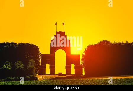 Frankreich, gewidmet Somme - The Thiepval-Denkmal - das Denkmal der Soldaten & Offiziere fehlt in der Schlacht an der Somme im ersten Weltkrieg Stockfoto