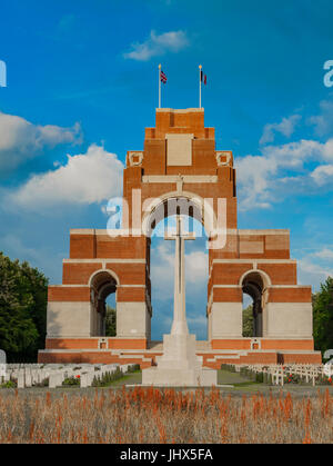 Frankreich, gewidmet Somme - The Thiepval-Denkmal - das Denkmal der Soldaten & Offiziere fehlt in der Schlacht an der Somme im ersten Weltkrieg Stockfoto