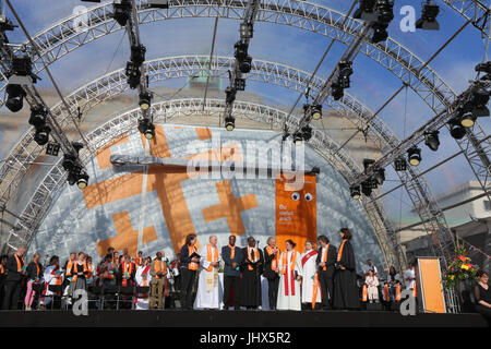 Berlin, 24. Mai 2017: Eröffnung der 36. deutschen evangelischen Kirche Kongress 2017 vor dem Brandenburger Tor in Berlin, Deutschland Stockfoto