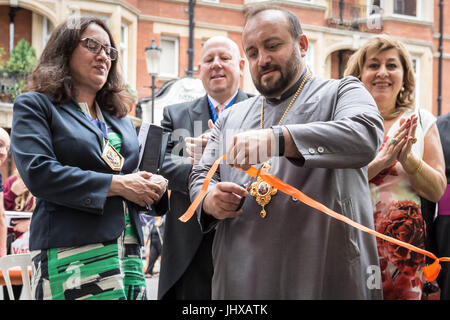 London, UK. 16. Juli 2017. Offizielle Eröffnung des 7. armenischen Straßenfest. © Guy Corbishley/Alamy Live-Nachrichten Stockfoto