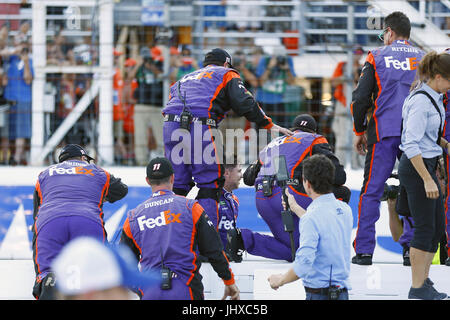 Loudon, NH, USA. 16. Juli 2017. 16. Juli 2017 - Loudon, NH, USA: Denny Hamlin (11) gewinnt die Overton 301 auf dem New Hampshire Motor Speedway in Loudon, NH. Bildnachweis: Chris Owens Asp Inc/ASP/ZUMA Draht/Alamy Live-Nachrichten Stockfoto