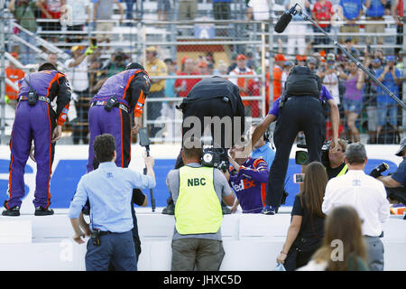 Loudon, NH, USA. 16. Juli 2017. 16. Juli 2017 - Loudon, NH, USA: Denny Hamlin (11) gewinnt die Overton 301 auf dem New Hampshire Motor Speedway in Loudon, NH. Bildnachweis: Chris Owens Asp Inc/ASP/ZUMA Draht/Alamy Live-Nachrichten Stockfoto