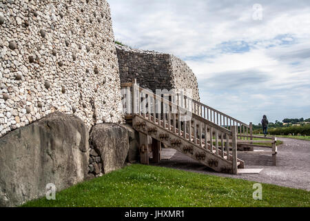 Newgrange neolithischen Steinzeit passage Grab in Bru Na Boinne im Boyne Valley, County Meath, Irland Stockfoto