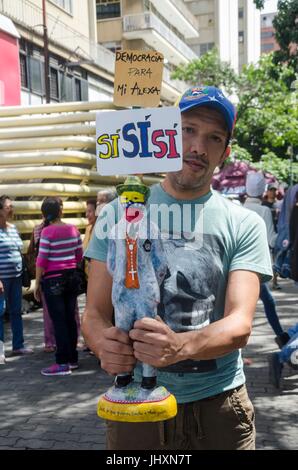 Millionen der Venezolaner beteiligte sich an einer Volksbefragung (Volksabstimmung) diesem 16. Juli. Einberufen durch das Präsidium der Einheit (Schlamm), wie in A Stockfoto