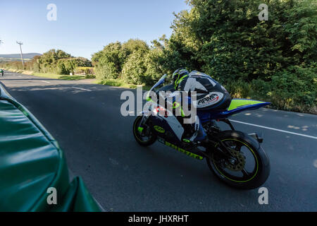 Road Racing Aktion aus dem südlichen 100 Straße Rennen 2017, Insel Man Fahrer wie Michael Dunlop, Ivan kneen lintin, Dan und Dean Harrison Stockfoto
