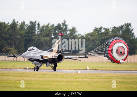 Die türkische Luftwaffe beteiligte sich mit einem Kunstflug Display von Lockheed Martin F - 16C Soloturk Stockfoto