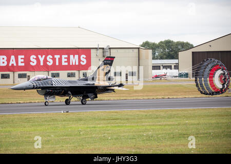 Die türkische Luftwaffe beteiligte sich mit einem Kunstflug Display von Lockheed Martin F - 16C Soloturk Stockfoto