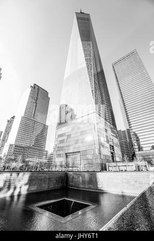 One World Trade Center - höchste Gebäude in New York - MANHATTAN / NEW YORK - 2. April 2017 Stockfoto