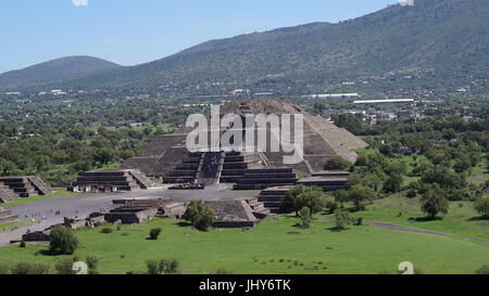 Teotihuacan-Stadt der Götter, schöne mexikanische Kultur und Schönheit-Architektur, die Sie sprachlos machen wird, wenn die Pyramiden in Betrachtung der... Stockfoto