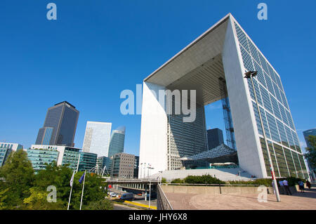 La Grande Arche in La Défense, Paris, Frankreich - La Grand Arche in La Defense Distrct, Paris, France, La Grande Arche Im La Défense, Frankreich - La Gr Stockfoto