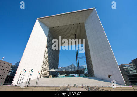 La Grande Arche in La Défense, Paris, Frankreich - La Grand Arche in La Defense Distrct, Paris, France, La Grande Arche Im La Défense, Frankreich - La Gr Stockfoto