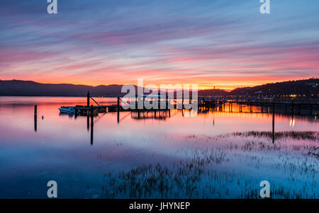 Sonnenuntergang über der Lagune von Knysna, Garden Route, Western Cape, Südafrika, Afrika Stockfoto