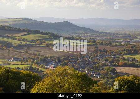 Cotswold Landschaft mit Blick auf Dorf Greet und die Malvern Hills in Ferne, Greet, Cotswolds, Gloucestershire, England, Vereinigtes Königreich, Europa Stockfoto