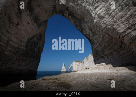 Natürliche Bögen von Etretat Stockfoto