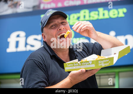 Urheberrechtlich geschütztes Bild von Paul Slater/PSI-Craig Maws - Kingfisher Fish und Chips, Chaddlewood, Plymouth. Stockfoto