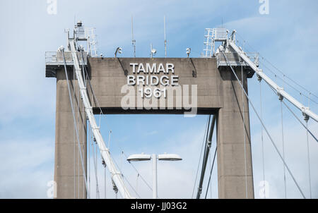 Tamar Bridge zwischen Devon und Cornwall. 1961 und auf einem Teil der Route der A38 Dual Carriagway gebaut. Stockfoto