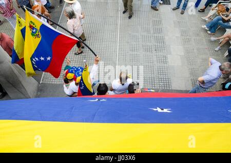 Millionen der Venezolaner beteiligte sich an einer Volksbefragung (Volksabstimmung) diesem 16. Juli. Einberufen durch das Präsidium der Einheit (Schlamm), wie in A Stockfoto