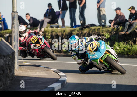 Straßenrennen der Southern 100 Road Races 2017, Isle of man. Fahrer wie Michael Dunlop, Ivan Lintin, Dan Kneen und Dean Harrison Stockfoto