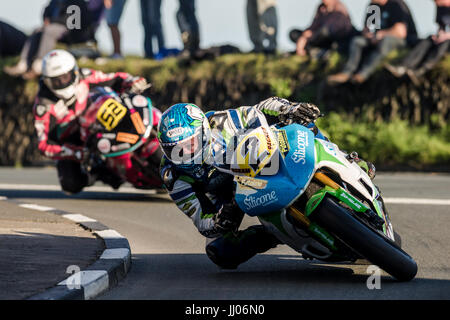 Straßenrennen der Southern 100 Road Races 2017, Isle of man. Fahrer wie Michael Dunlop, Ivan Lintin, Dan Kneen und Dean Harrison Stockfoto