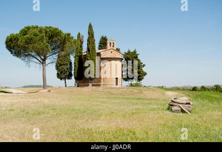 ORCIA-Tals-Mai 31:View von der Vitaleta Kapelle, nicht weit weg Mai vom Stadt Pienza, im wunderschönen Orcia-Tal, Toskana, Italien, auf 31,2017. Stockfoto