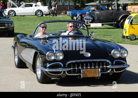 AUto-1960 Chevrolet Corvette Cabrio. Schwarz. Beavercreek-Popcorn-Festival Auto-Show. Beavercreek Popcorn Festival, Beavercreek, Dayton, Ohio, USA. Stockfoto