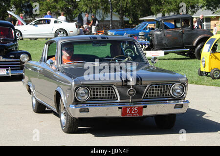 Auto-1966 Plymouth Barracuda. Beavercreek-Popcorn-Festival Auto-Show. Beavercreek Popcorn Festival, Beavercreek, Dayton, Ohio, USA. K25 Stockfoto