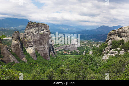 Meteora-Felsen, Griechenland. Schöne Landschaft in Meteora Berge in Griechenland Stockfoto