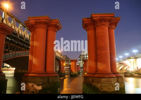 Blackfriars Bridge Nachtansicht Stockfoto