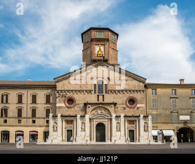 2017-07-08 - Vorderansicht von der Kuppel von Reggio Emilia, Emilia Romagna, Italien Stockfoto