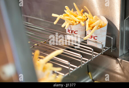 Hausgemachte Chips am ein KFC in England, UK. Stockfoto