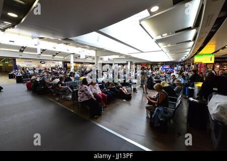 Heathrow Terminal 3 Abflug-Lounge. Stockfoto