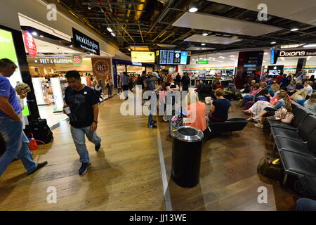 Heathrow Terminal 3 Abflug-Lounge. Stockfoto