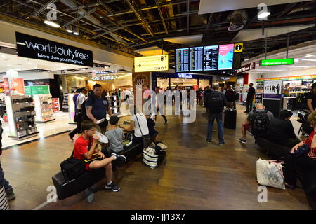 Heathrow Terminal 3 Abflug-Lounge. Stockfoto