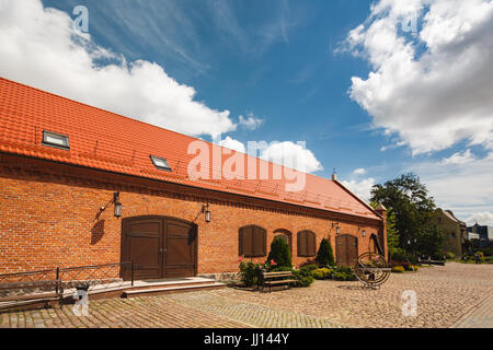 Kaliningrad, Russland - 14. Juli 2017: Fassade des Gebäudes des Museums der Weltmeere im Sommer Stockfoto