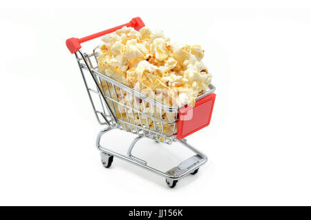 Warenkorb mit popcorn Stockfoto