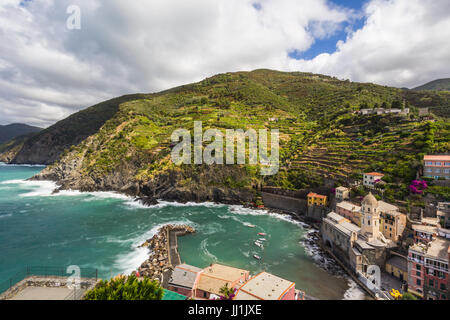 Vernazza, einer der weltweit berühmten Cinque Terre in Ligurien, Italien Stockfoto