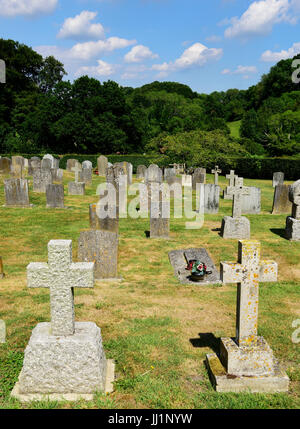 Gräber in der Umgebung von Grad 1 aufgeführten St Mary die Jungfrau Kirche aus dem späten 12. Jahrhundert im Dorf Selborne, Hampshire, UK. 9 Stockfoto