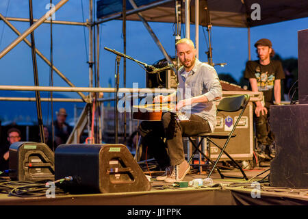 Jake Morley in der 40. jährliche Vancouver Folk Music Festival, Vancouver, Britisch-Kolumbien, Kanada. Stockfoto