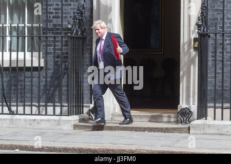 London, UK. 18. Juli 2017. Rt Hon Boris Johnson, Staatssekretär für ausländische Ad Commonwealth-Angelegenheiten lässt Downing Street nach der letzten Kabinettssitzung Sommerpause Credit: Amer Ghazzal/Alamy Live-Nachrichten Stockfoto