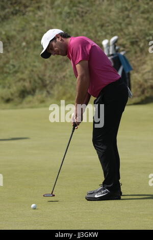 Southport, England. 18. Juli 2017.  Francesco Molinari (Italien) putts auf dem ersten auf dem 146. Open Golf Championship in Royal Birkdale Golf Club Credit: Motofoto/Alamy Live News Stockfoto