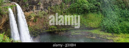 Panorama der Wailua Falls auf Kauai, Hawaii Stockfoto