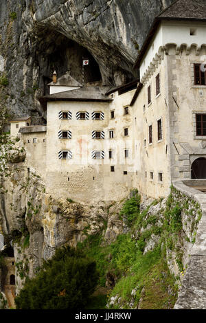 Nahaufnahme von Predjama Schloss 1570 Renaissance-Festung in den Mund einer Cliffside Höhle in Slowenien Stockfoto