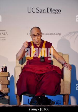 Der 14. Dalai Lama Tenzin Gyatso spricht an der Universität von San Diego Featuring: Tenzin Gyatso der 14. Dalai Lama wo: La Jolla, Kalifornien, USA bei: Kredit-17. Juni 2017: Joe Leonard/WENN.com Stockfoto